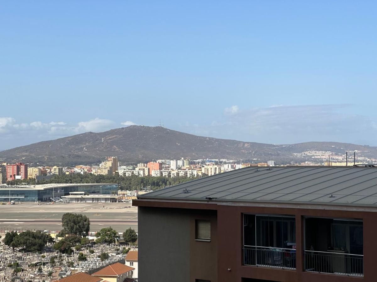 Brand New - Massive Studio - E1 - Self Catering Gibraltar Extérieur photo