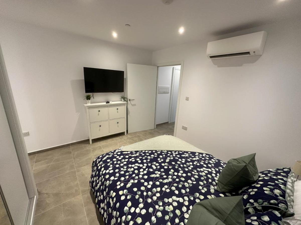 Brand New - Massive Studio - E1 - Self Catering Gibraltar Extérieur photo
