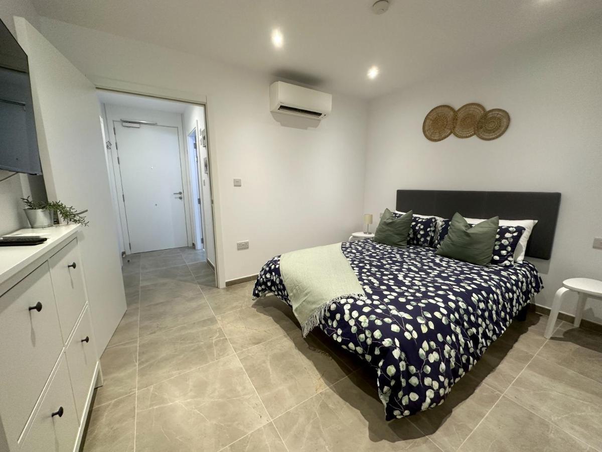 Brand New - Massive Studio - E1 - Self Catering Gibraltar Extérieur photo